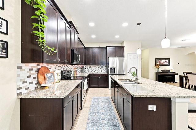 1008 OAKCREST DRIVE, Brandon, FL 33510
