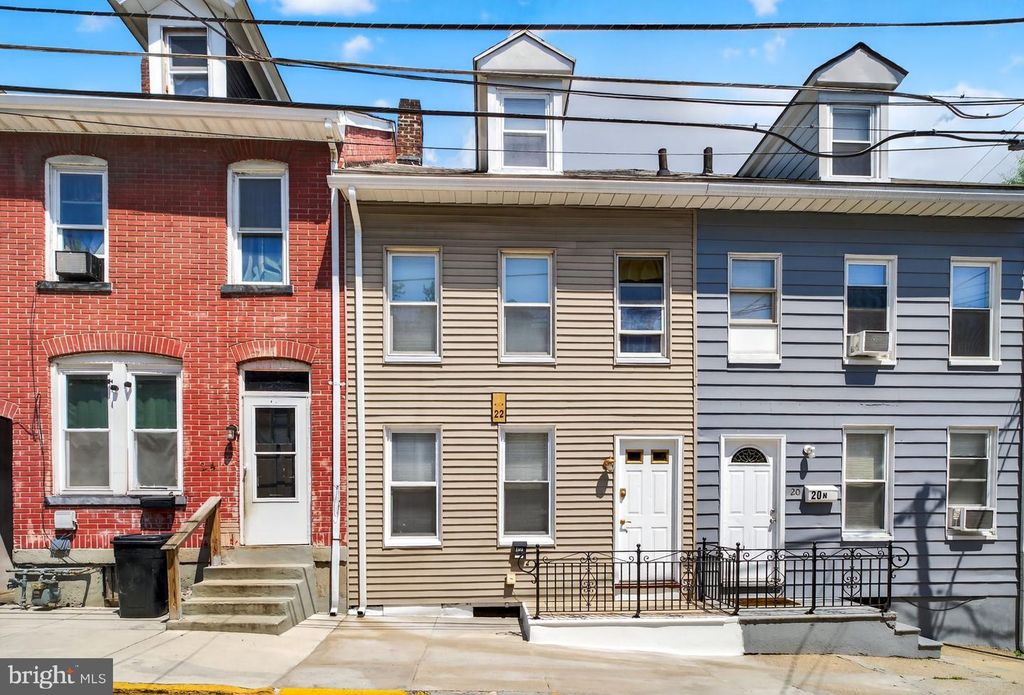 22 N WARREN ST, Easton, PA 18042