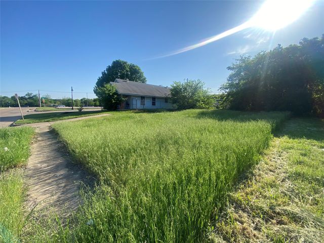 1060 Bransford Street, Fort Worth, TX 76104