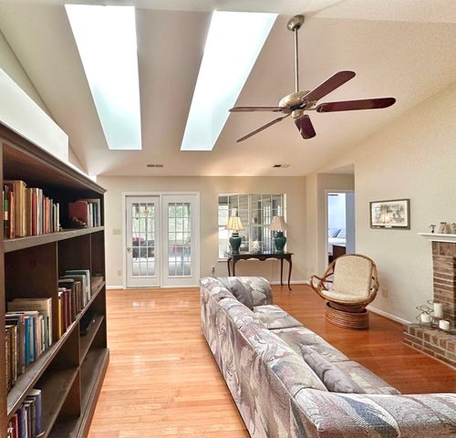 3174 River Bluff Ln., Little River, SC 29566