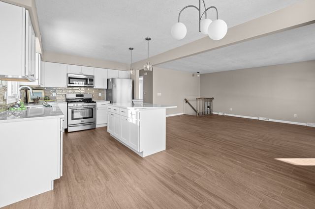 5302 16th Avenue, Moline, IL 61265