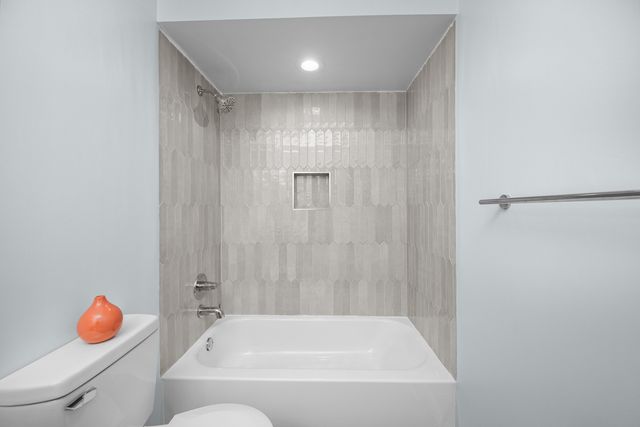 5302 16th Avenue, Moline, IL 61265