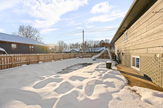 5302 16th Avenue, Moline, IL 61265