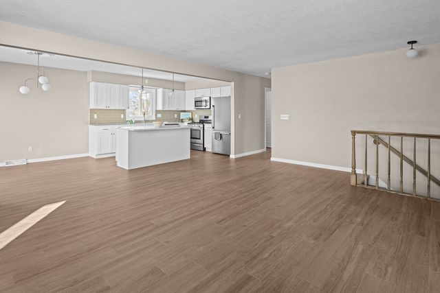 5302 16th Avenue, Moline, IL 61265