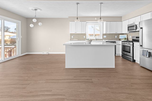 5302 16th Avenue, Moline, IL 61265