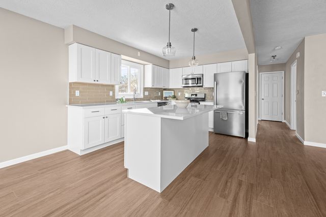 5302 16th Avenue, Moline, IL 61265