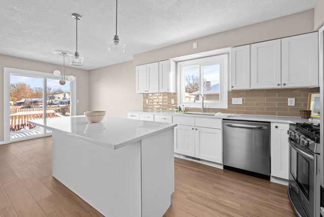 5302 16th Avenue, Moline, IL 61265