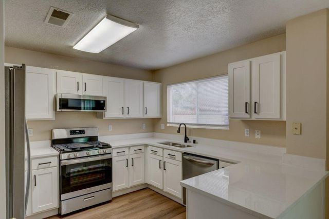 6135 Park South Place NW, Albuquerque, NM 87114