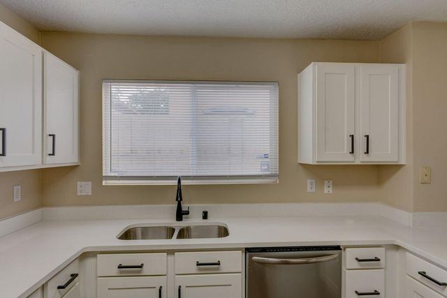 6135 Park South Place NW, Albuquerque, NM 87114