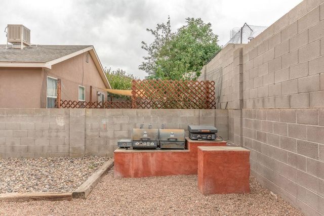 6135 Park South Place NW, Albuquerque, NM 87114
