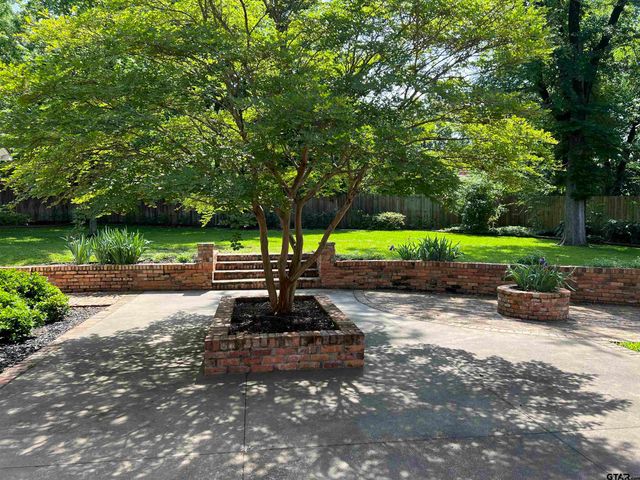 2222 S Chilton Ave, Tyler, TX 75701
