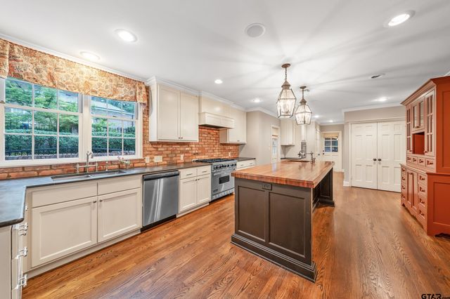 2222 S Chilton Ave, Tyler, TX 75701