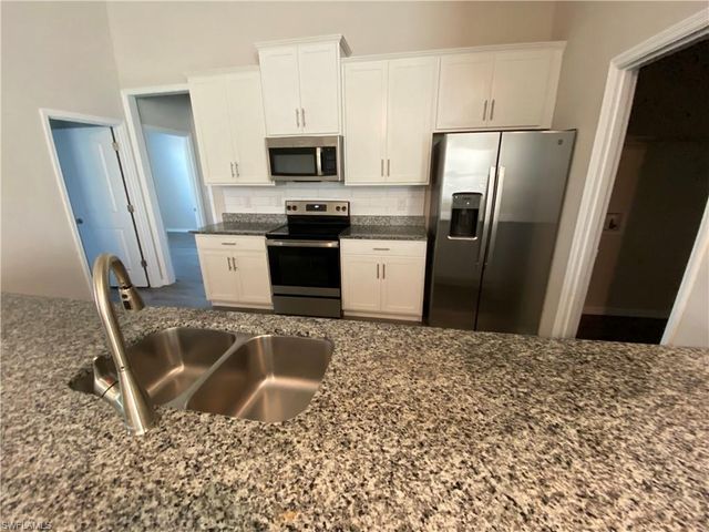2000 NW 7th AVE, Cape Coral, FL 33993