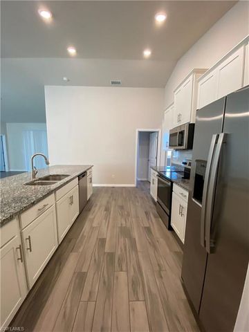 2000 NW 7th AVE, Cape Coral, FL 33993