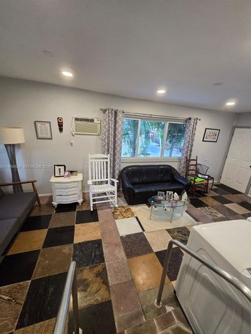 3083 SW 17th St, Miami, FL 33145