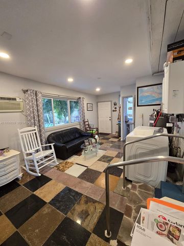 3083 SW 17th St, Miami, FL 33145