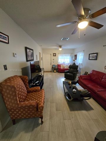 3083 SW 17th St, Miami, FL 33145