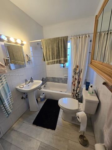 3083 SW 17th St, Miami, FL 33145