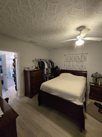 3083 SW 17th St, Miami, FL 33145