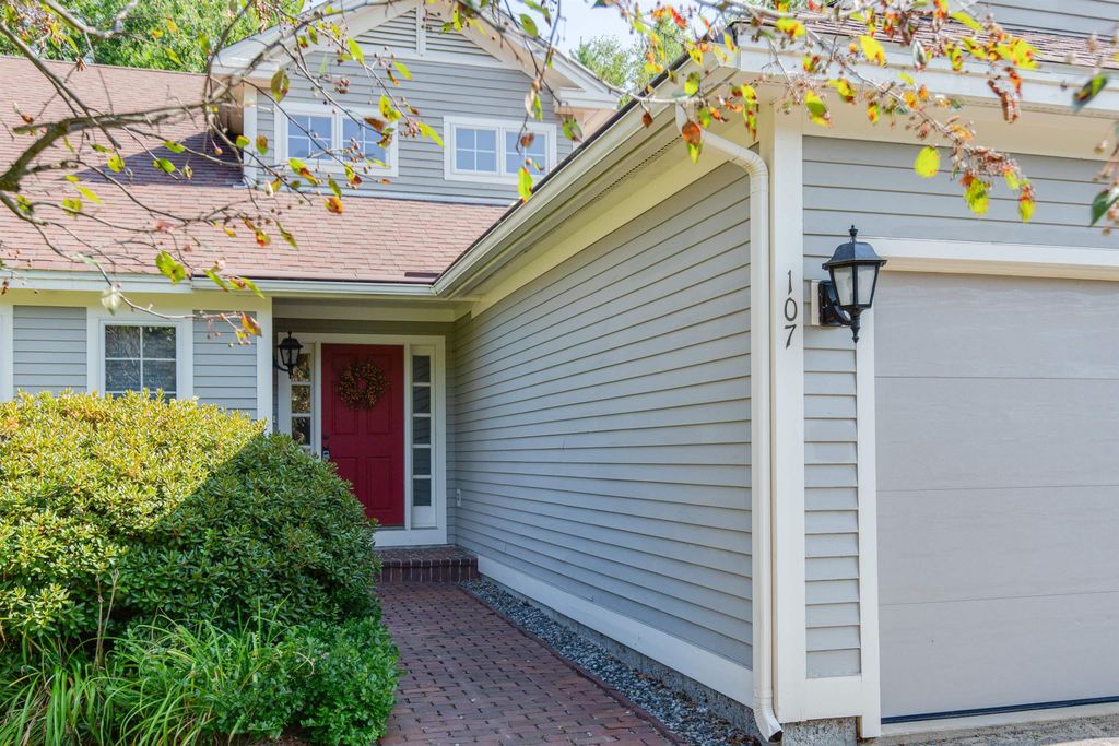 107 Peaked Hill Road, Hopkinton, NH 03229