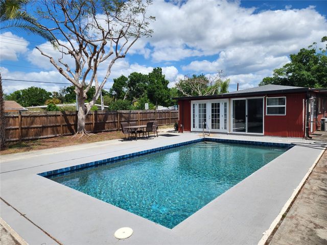 3050 8TH STREET, Sarasota, FL 34237