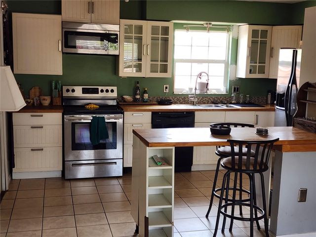 3050 8TH STREET, Sarasota, FL 34237