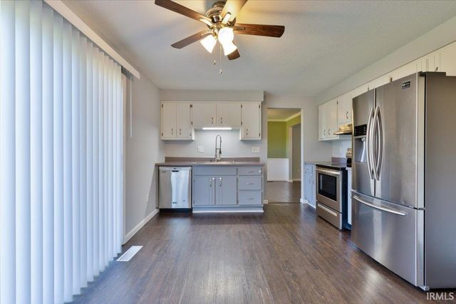 9227 Soaring Hill Place, Fort Wayne, IN 46804