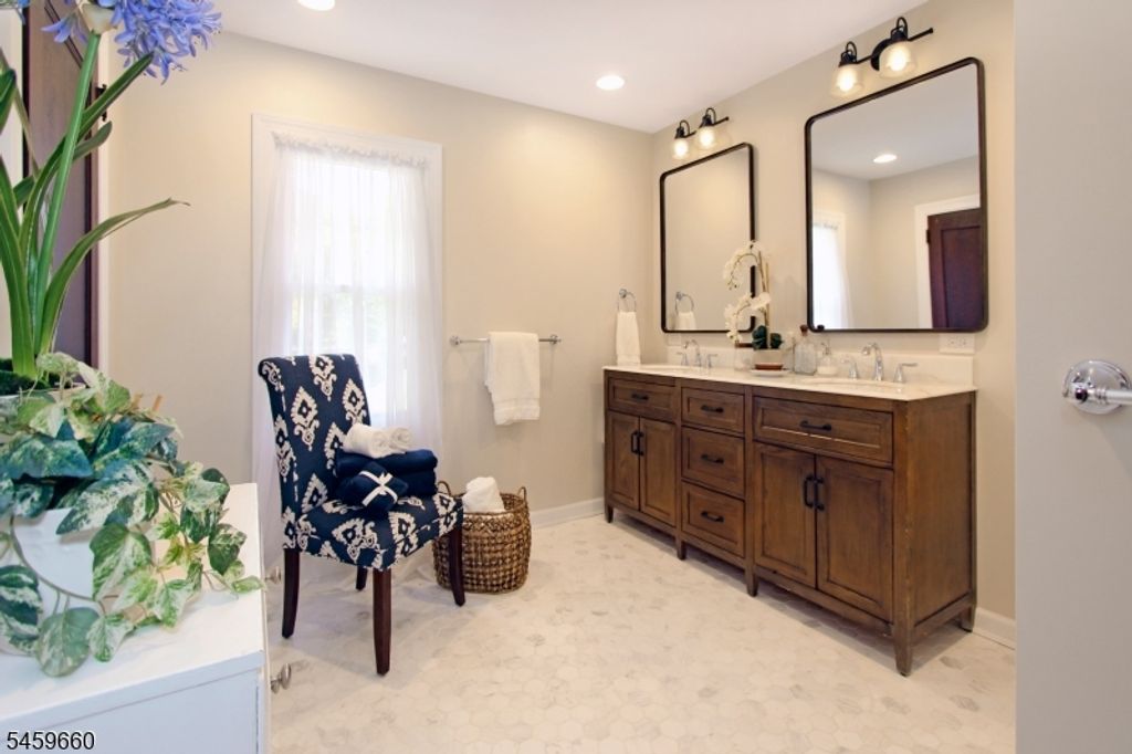 35 Essex Ave, Bloomfield Twp., NJ 07003 — photo 5