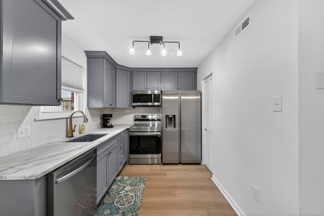 415 Parkdale Drive 8c, Charleston, SC 29414