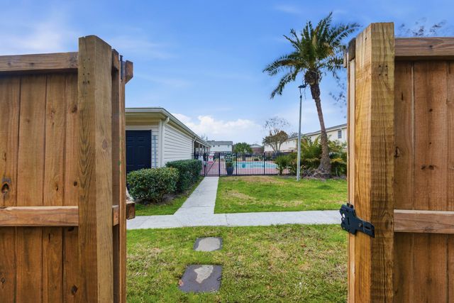 415 Parkdale Drive 8c, Charleston, SC 29414