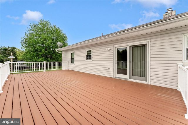 7023 RUNKLES RD, Mount Airy, MD 21771