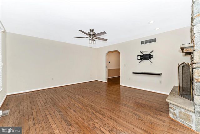7023 RUNKLES RD, Mount Airy, MD 21771