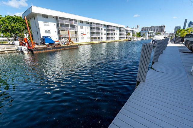 3527 NE 168th St 301, North Miami Beach, FL 33160