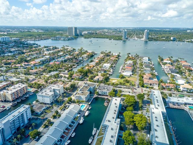 3527 NE 168th St 301, North Miami Beach, FL 33160