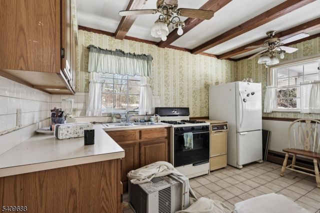 7 Harwin Dr, East Brunswick Twp., NJ 08816