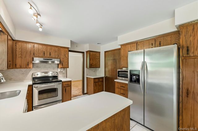16 Panel Lane, Florida, NY 10921
