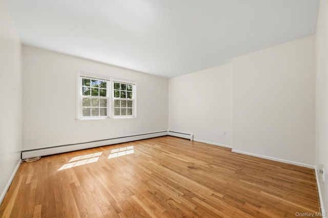 16 Panel Lane, Florida, NY 10921