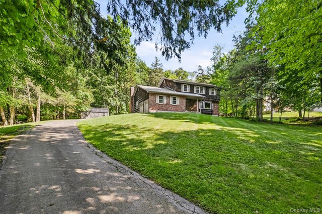 16 Panel Lane, Florida, NY 10921