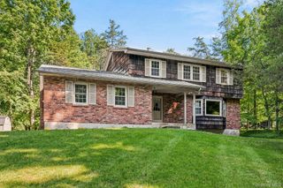 16 Panel Lane, Florida, NY 10921