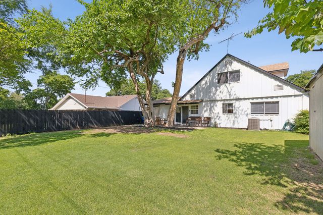 2312 Valleywood Drive, Carrollton, TX 75006