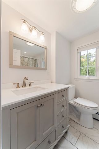 31 Tory Fort Ln, Worcester, MA 01602