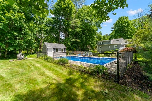 31 Tory Fort Ln, Worcester, MA 01602