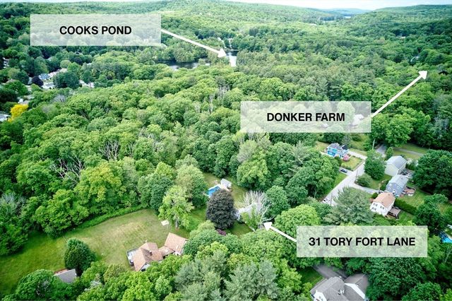 31 Tory Fort Ln, Worcester, MA 01602