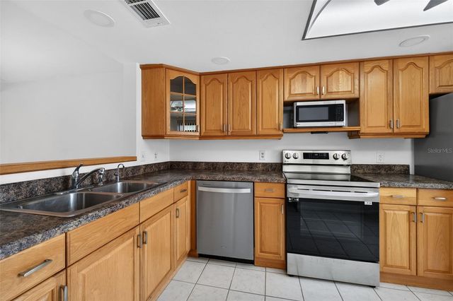 19029 US HIGHWAY 19 N 18F, Clearwater, FL 33764