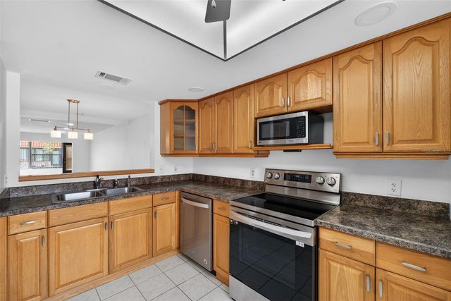 19029 US HIGHWAY 19 N 18F, Clearwater, FL 33764