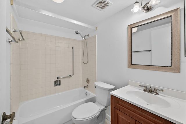 19029 US HIGHWAY 19 N 18F, Clearwater, FL 33764