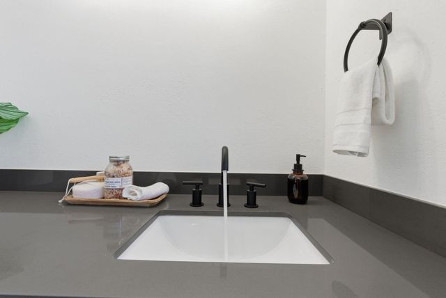 3178 Larchmont Ln, San Pablo, CA 94806