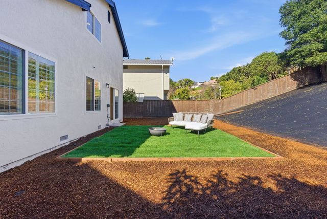 3178 Larchmont Ln, San Pablo, CA 94806