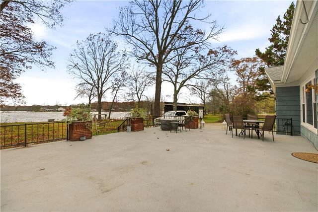 507 Stafford Road, Tiverton, RI 02878