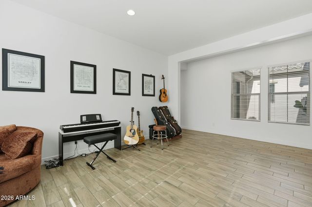 9916 E RETROGRADE Drive, Mesa, AZ 85212